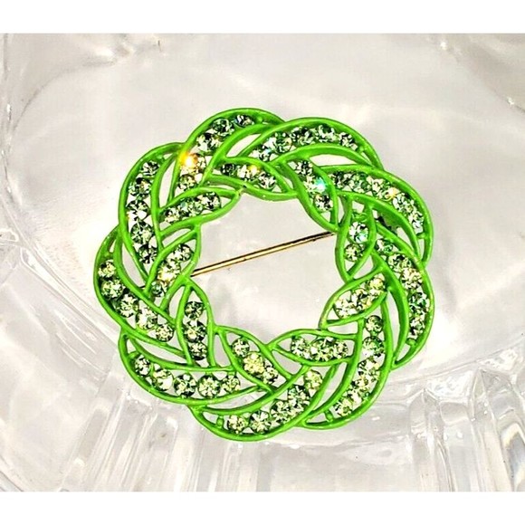 Christmas Wreath Pin Vtg Lime Green Enamel Front/Back Light Lime Green Crystals! - Picture 6 of 7